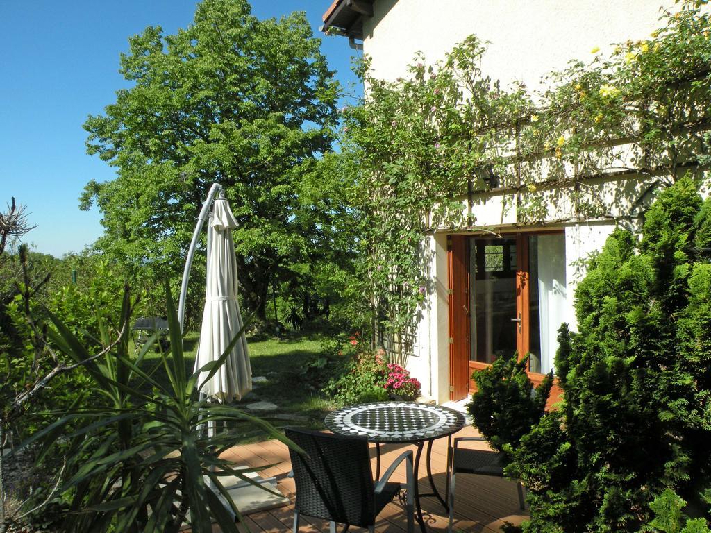 Bed and Breakfast Maison Les Fraysses Bellefont-la Rauze Exterior foto